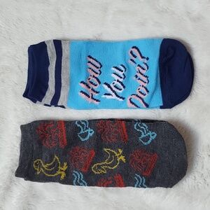 NWOT 2 Pairs of Friends Ankle Socks!